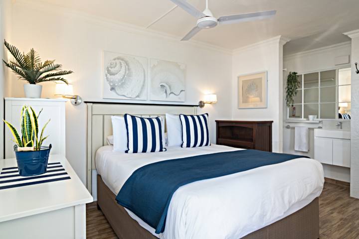 Chakas Cove 73 Main Bedroom